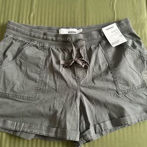 Brand new with tags Women’s grey khaki shorts
